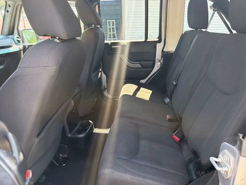 Used 2015 Jeep Wrangler Unlimited Sport w/ Quick Order Package 24S AWD/4WD image 23
