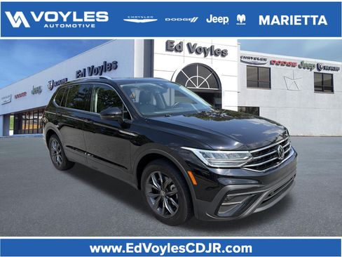Used 2022 Volkswagen Tiguan SE FWD image 1