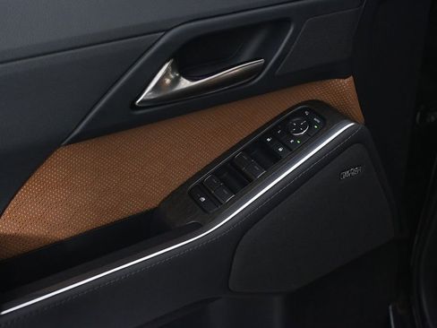 Used 2024 Lexus GX 550 w/ Cold Area Package image 8