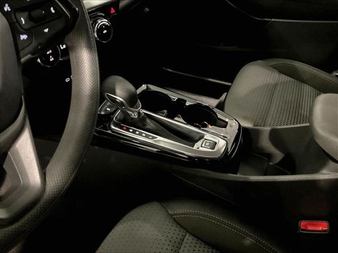 Used 2025 Chevrolet Trax LT FWD image 18
