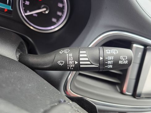 Used 2019 Buick Enclave Essence FWD image 23