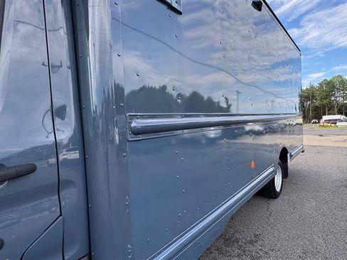 Used 2021 Ford Transit 350 DRW RWD image 14