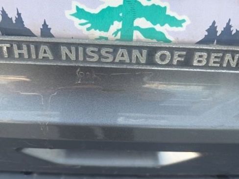 Used 2023 Nissan Rogue S image 7