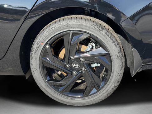 Certified 2026 Hyundai Elantra Sport FWD image 30
