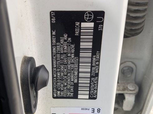 Used 2018 Toyota C-HR XLE FWD image 24