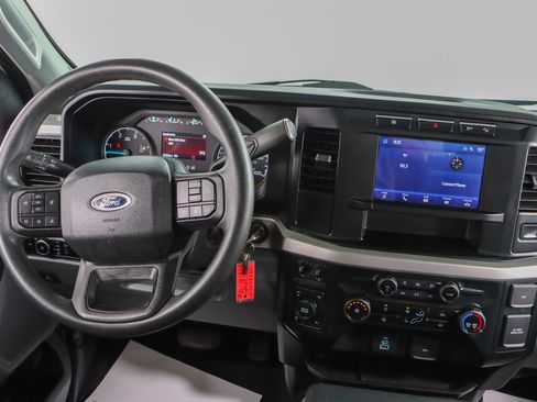 Used 2023 Ford F250 XLT w/ FX4 Off-Road Package AWD/4WD image 17