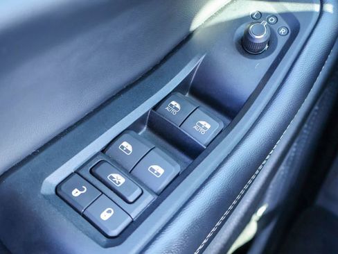 Used 2023 Jeep Grand Cherokee Limited w/ Luxury Tech Group II image 16