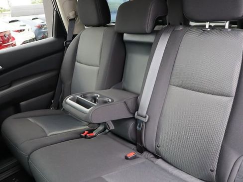 Used 2020 Nissan Pathfinder S FWD image 13