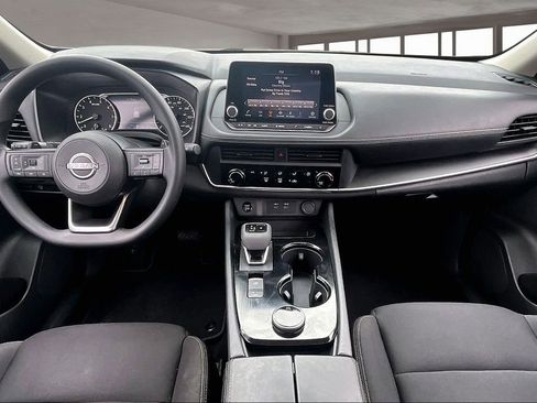 Used 2024 Nissan Rogue S image 7