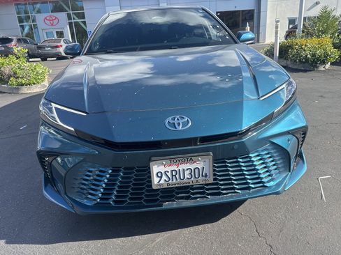Used 2025 Toyota Camry XSE w/ Premium Plus Package image 8
