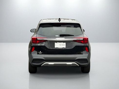 Certified 2023 Kia Seltos LX image 6