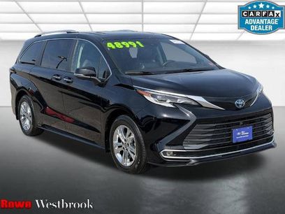 Used 2023 Toyota Sienna Platinum