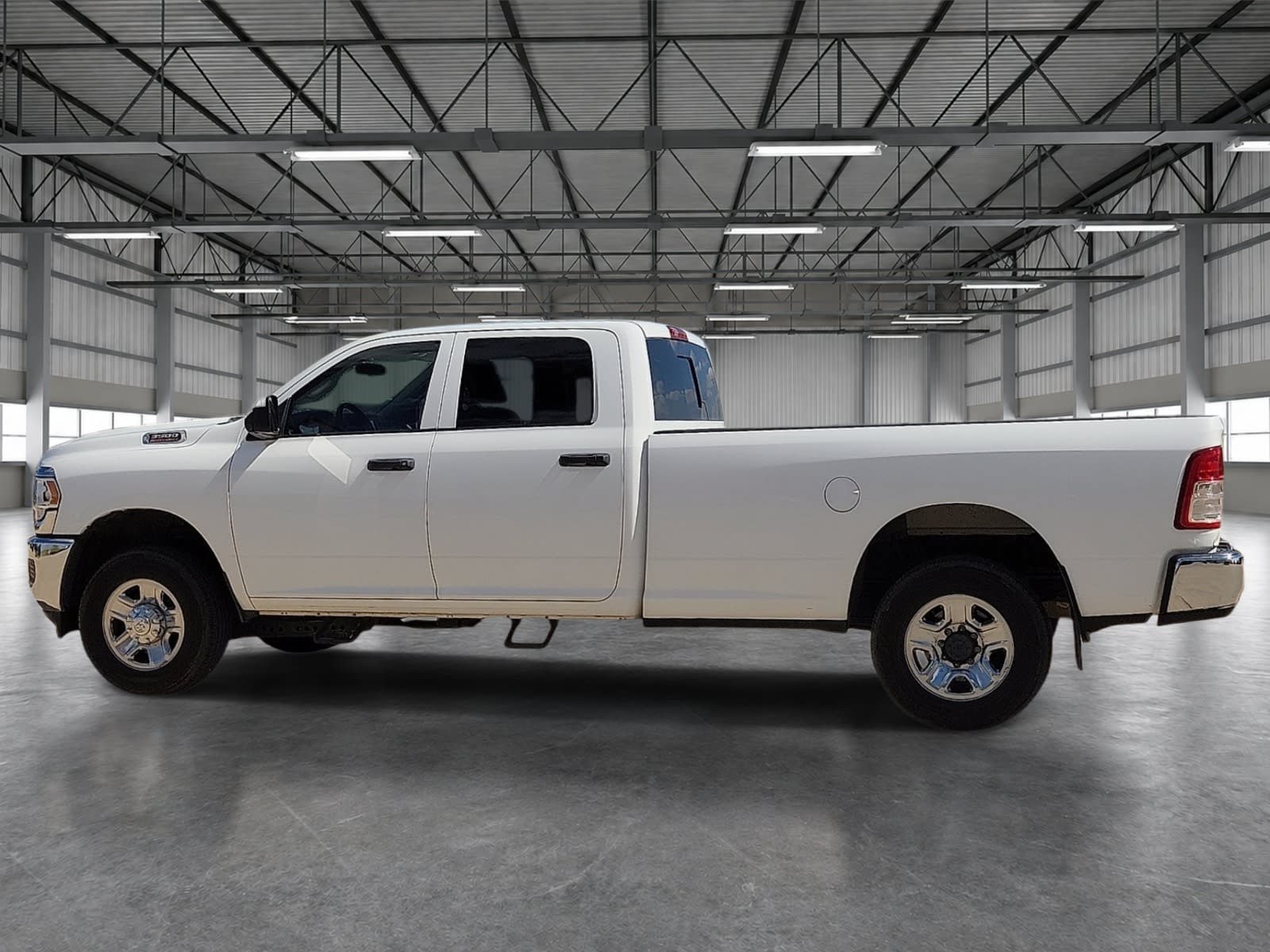 Used 2019 RAM 3500 Tradesman AWD/4WD image 2