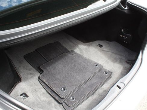 Used 2013 Lexus LS 460 w/ Comfort Pkg image 25