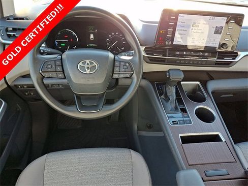 Certified 2023 Toyota Sienna LE image 14