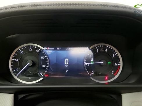 Used 2023 Land Rover Discovery Metropolitan Edition AWD/4WD image 56