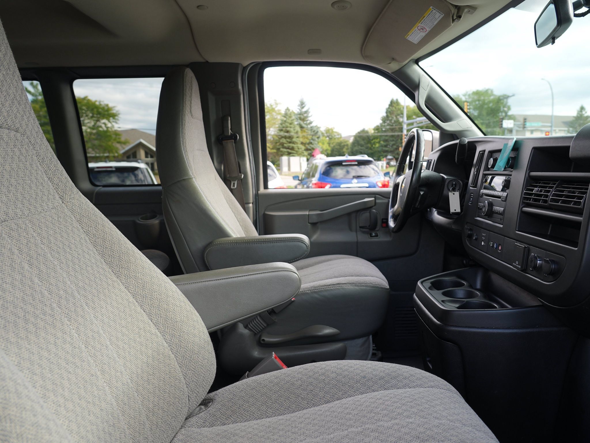 Used 2019 Chevrolet Express 2500 LS w/ Driver Convenience Package RWD image 20