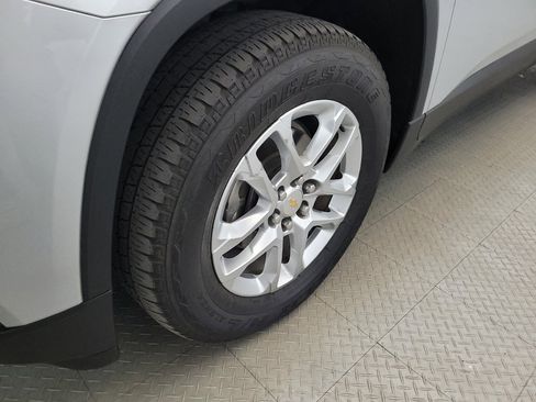 Used 2019 Chevrolet Traverse LS AWD/4WD image 31