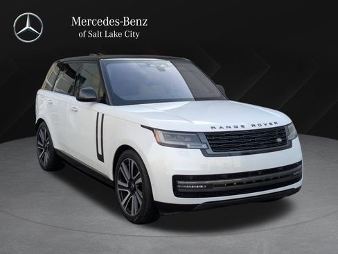 Used 2023 Land Rover Range Rover SE image 1