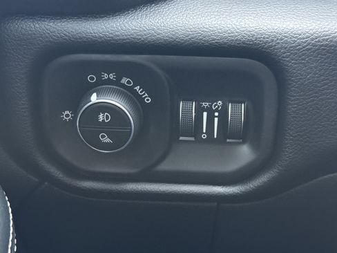 Used 2024 RAM 2500 Laramie image 13