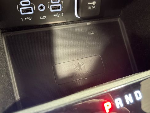 Used 2022 Jeep Grand Cherokee Overland w/ Luxury Tech Group IV image 36