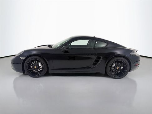 Used 2022 Porsche 718 Cayman w/ Premium Package image 2