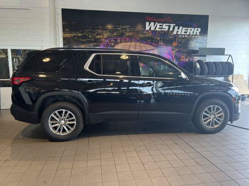 Used 2023 Chevrolet Traverse LT AWD/4WD image 31
