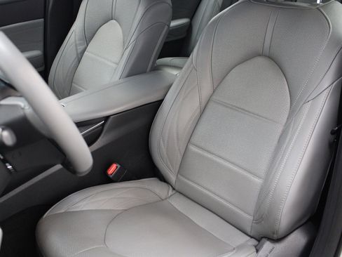 Used 2020 Toyota Avalon Limited image 14