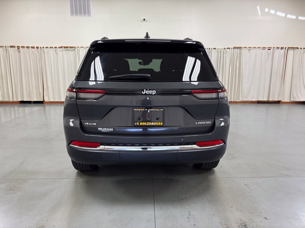 Used 2024 Jeep Grand Cherokee Laredo X w/ Luxury Tech Group I AWD/4WD image 7