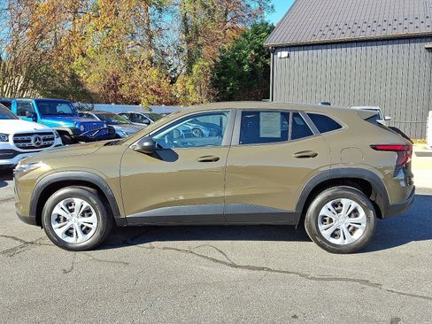 Used 2024 Chevrolet Trax LS w/ Driver Confidence Package image 7