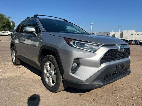 Used 2021 Toyota RAV4 XLE w/ Carpet Mat Package (TMS) AWD/4WD image 7
