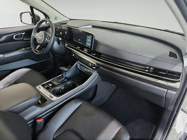 Certified 2026 Kia Carnival SX w/ SX Dark Edition Package FWD image 25