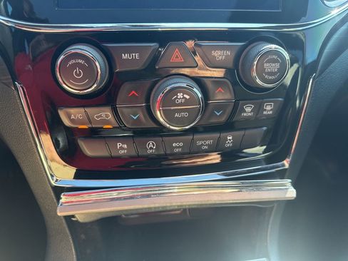 Used 2019 Jeep Grand Cherokee Altitude AWD/4WD image 22