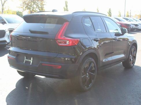 New 2026 Volvo XC40 B5 Ultra w/ Climate Package image 3