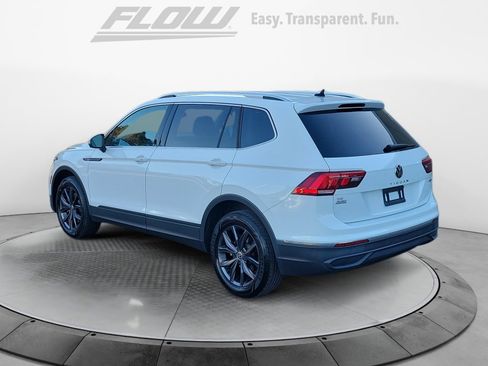 Certified 2022 Volkswagen Tiguan SE image 6