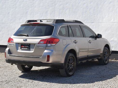 Used 2014 Subaru Outback 2.5i Limited image 5