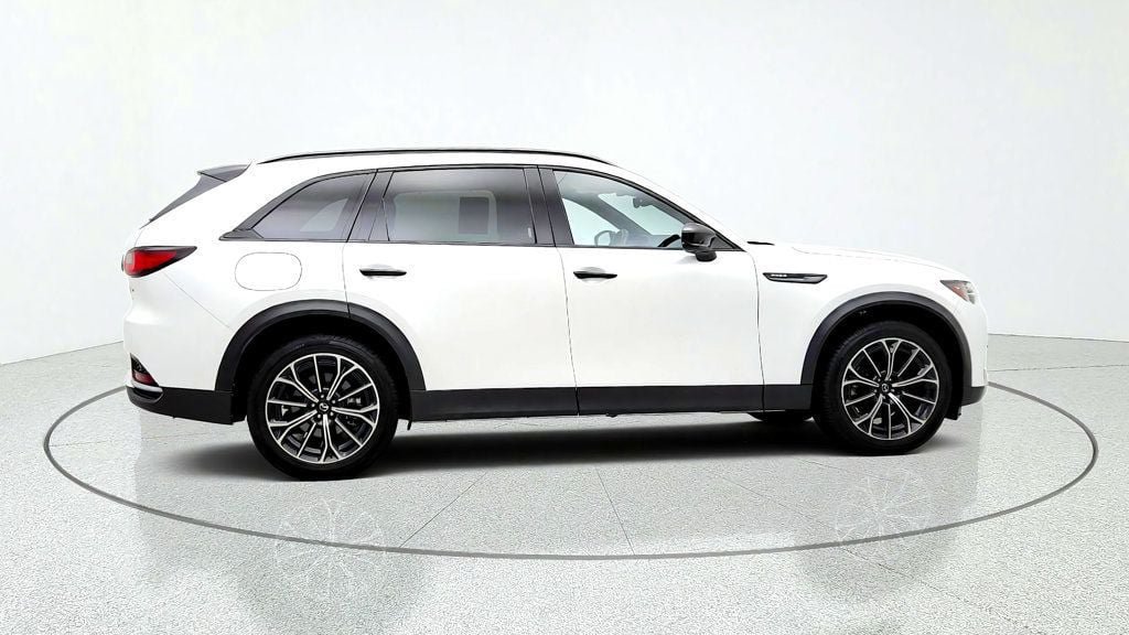 Used 2025 MAZDA CX-70 Plug-In Hybrid w/ Premium Plus AWD/4WD image 4