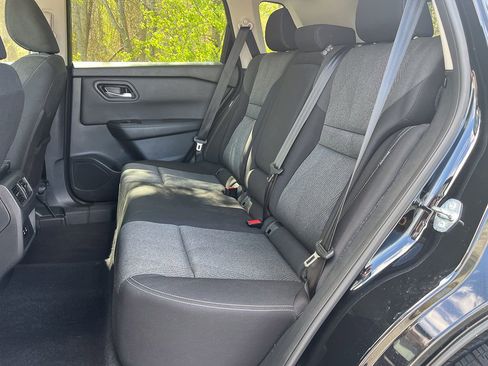 Used 2024 Nissan Rogue SV image 24