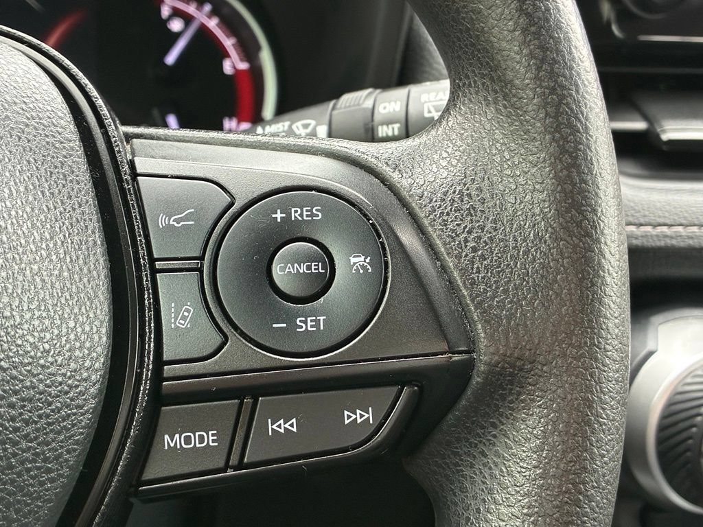 Used 2024 Toyota RAV4 XLE AWD/4WD image 24