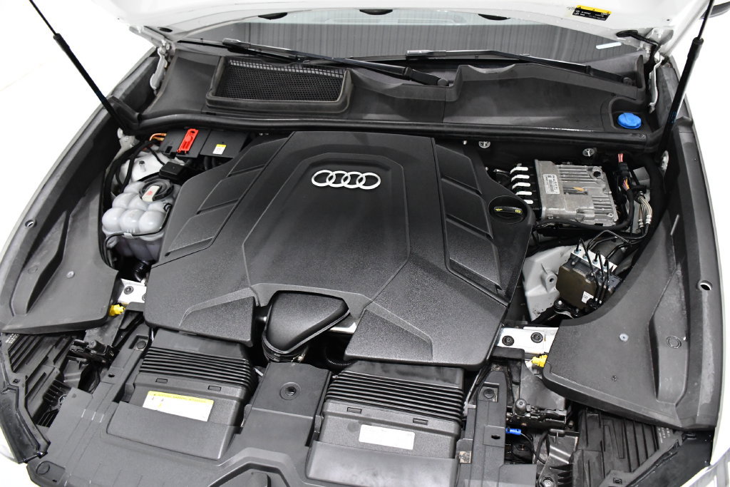 Used 2019 Audi Q8 Premium Plus w/ Premium Plus AWD/4WD image 6