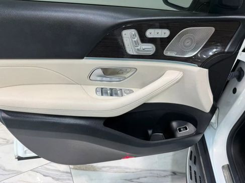 Used 2022 Mercedes-Benz GLS 450 4MATIC image 12