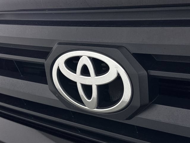 Used 2025 Toyota Tacoma SR5 RWD image 33