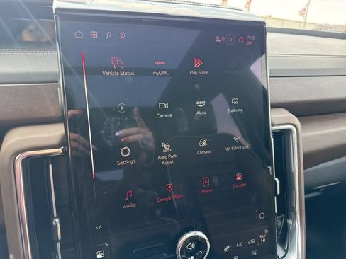 Used 2025 GMC Yukon XL Denali Ultimate w/ LPO, Floor Liner Package AWD/4WD image 40