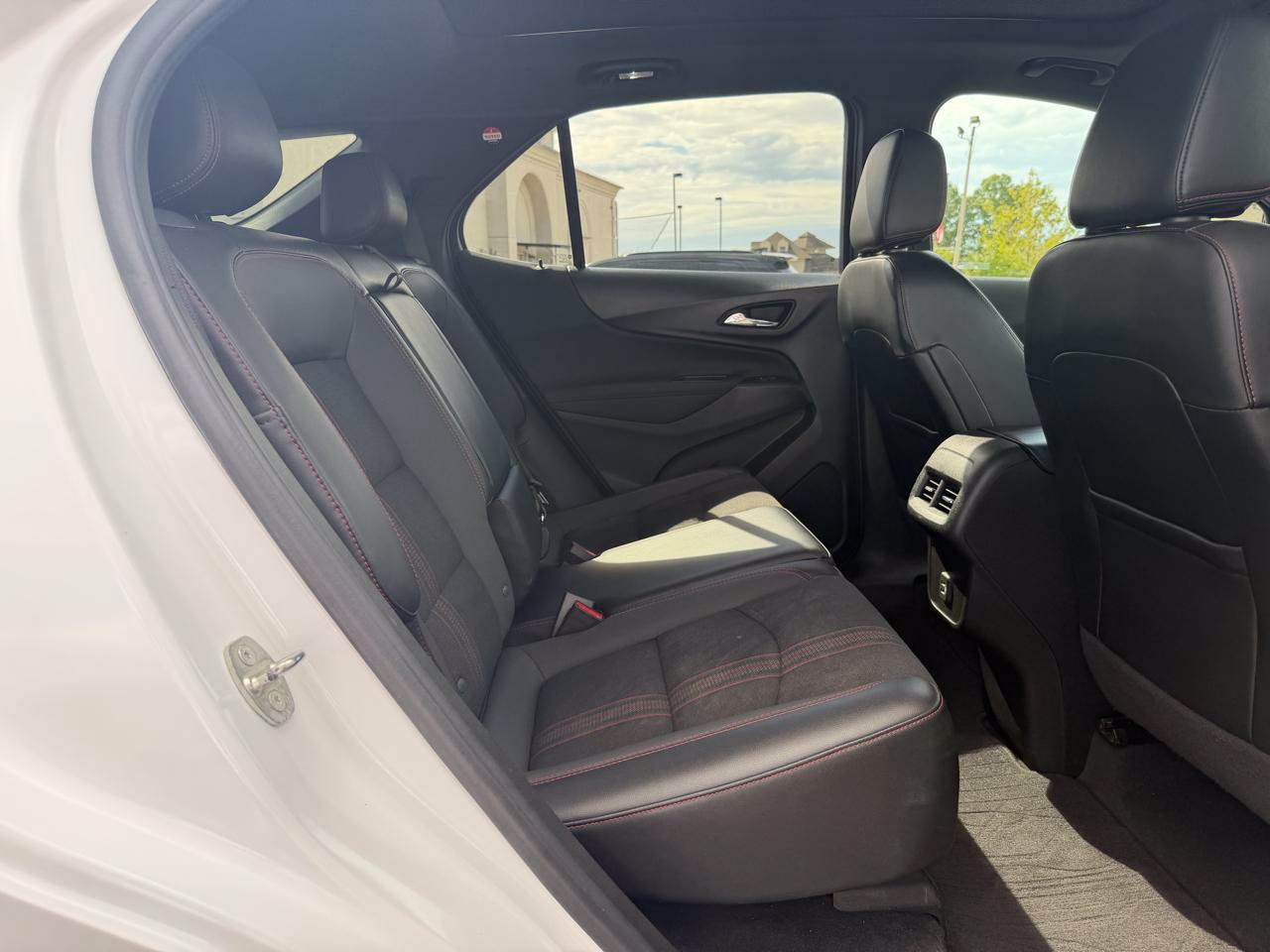 Used 2022 Chevrolet Equinox RS AWD/4WD image 18