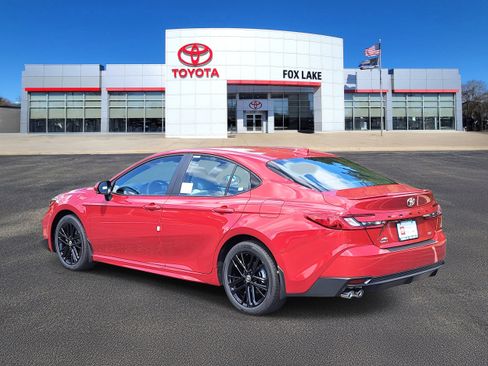 New 2025 Toyota Camry SE image 4