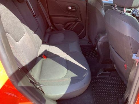 Used 2021 Jeep Renegade Trailhawk AWD/4WD image 25