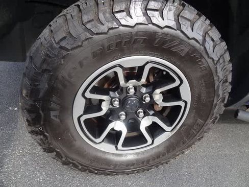 Used 2017 RAM 1500 Rebel w/ Luxury Group image 22