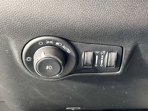 Used 2022 Jeep Compass Trailhawk AWD/4WD image 10