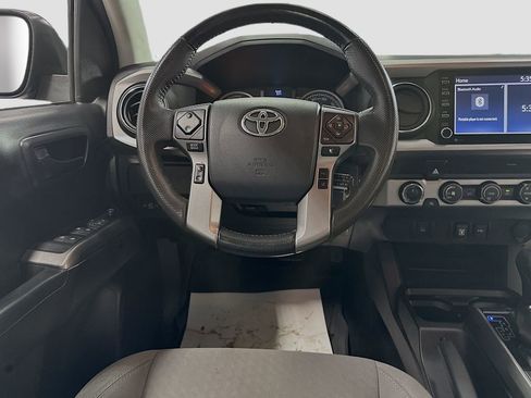 Used 2020 Toyota Tacoma SR5 AWD/4WD image 21