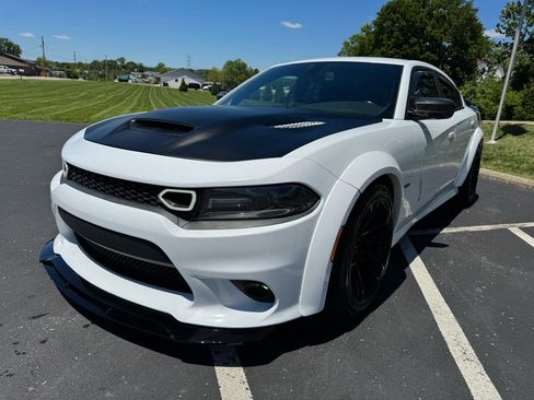 Used 2021 Dodge Charger R/T w/ Blacktop Package RWD image 2